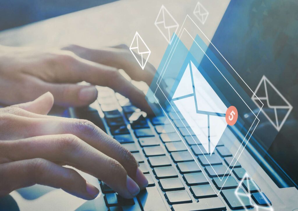 Crafting Compelling Emails: Synergy with Hellobar and MailChimp